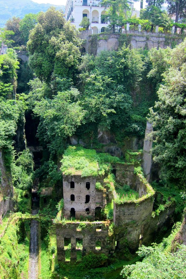 Sorrento Ruins